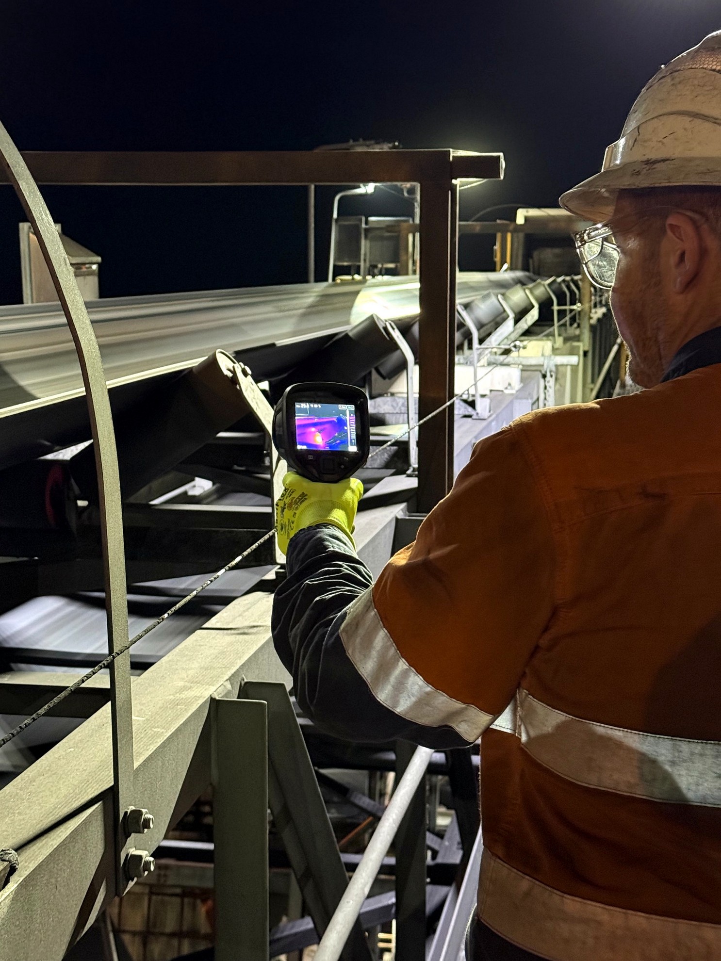 Conveyor thermography inspection